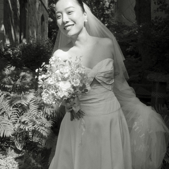 Oscar de la Renta Wedding Gown - Picture 4 of 11